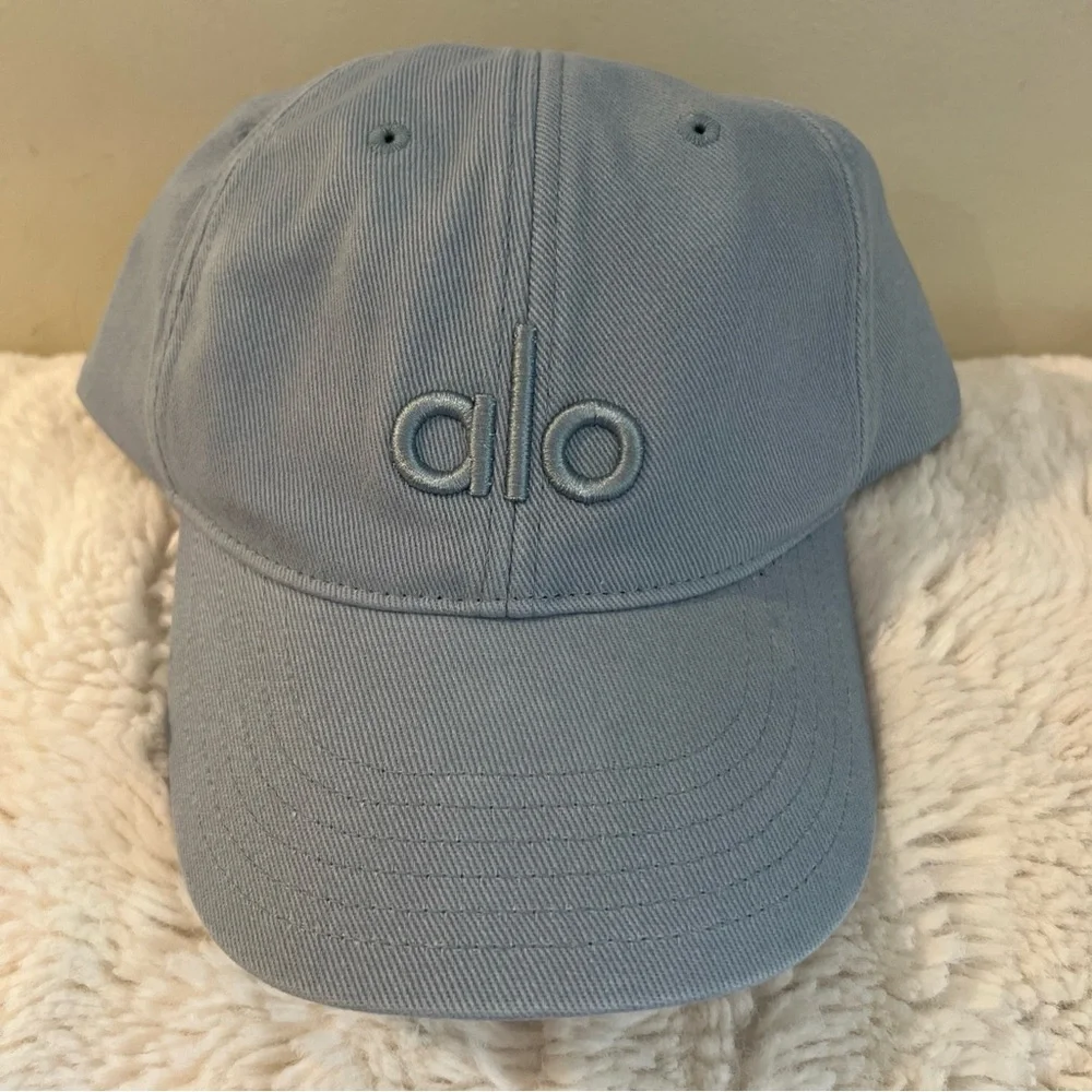 Authentic Alo Yoga Washed Off-Duty Cap in Light Denim🧢